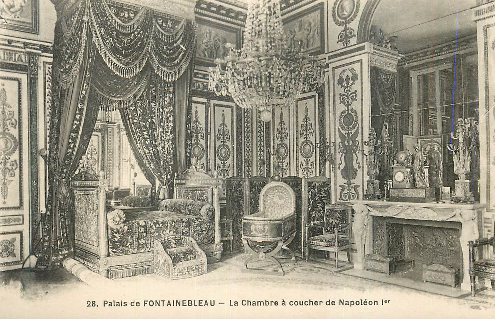 Schloss FONTAINEBLEAU — Das Schlafzimmer von Napoleon I.